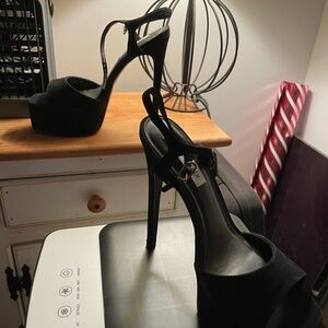 Steve Madden Elegant Black Platform Heels